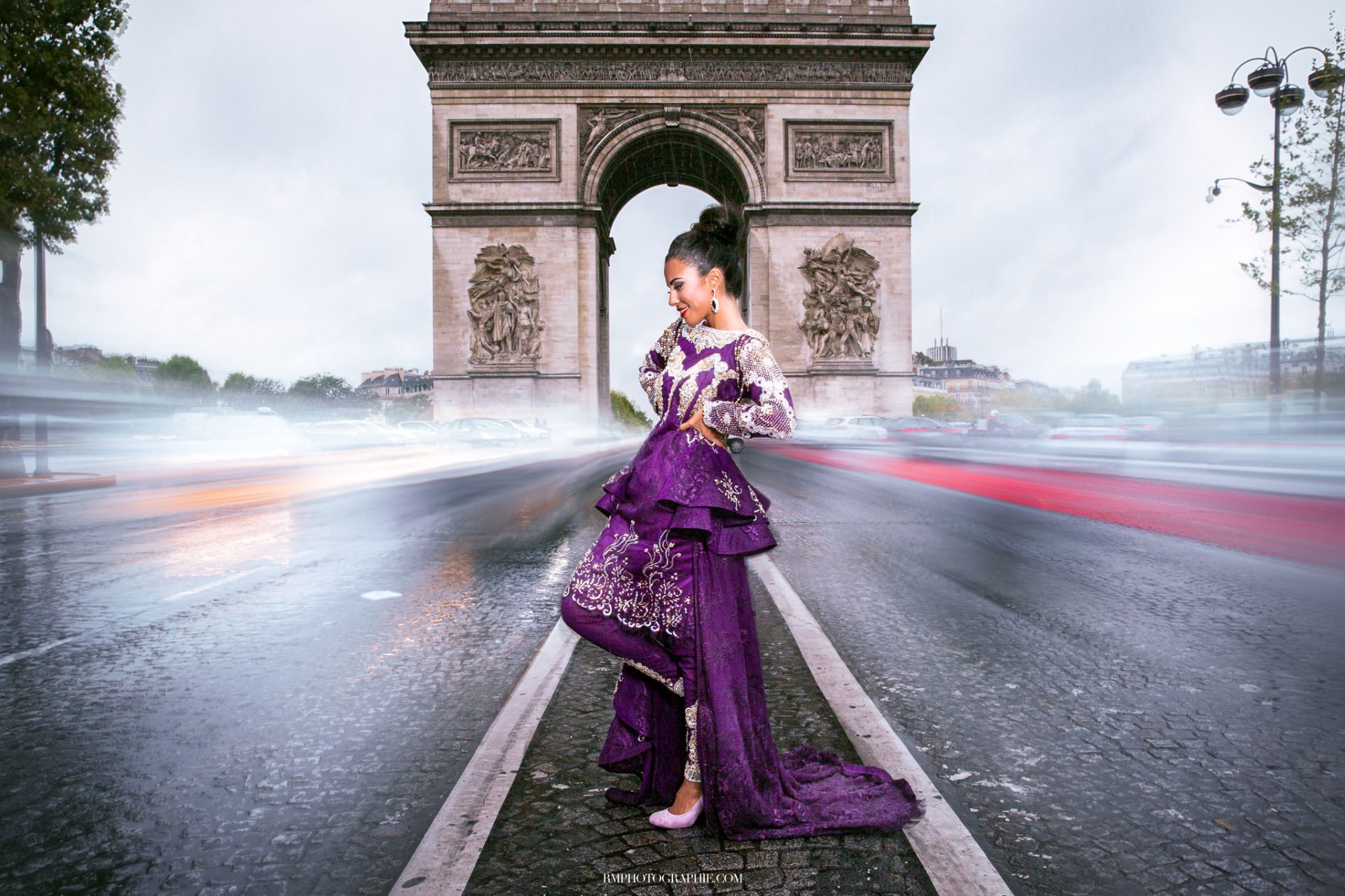rmphotographie-fashion-photographer-photographe-mode-paris-alaa-siyabi-oman-traditional-oriental-dress-robe-traditionnelle-purple-violette