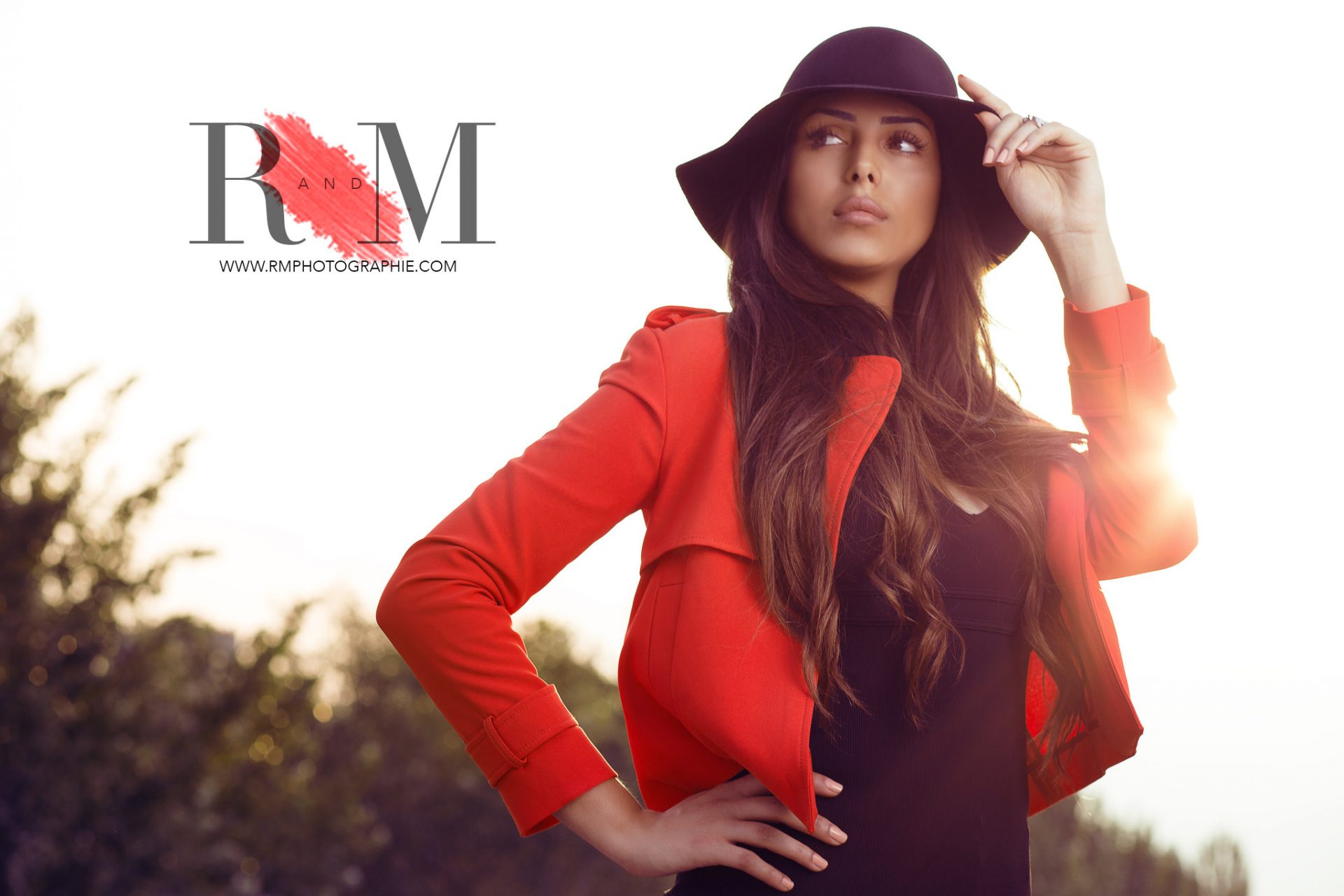 rmphotographie-fashion-photographer-photographe-mode-paris-book-photo-model-modele-class-red-hat-jacket-rouge